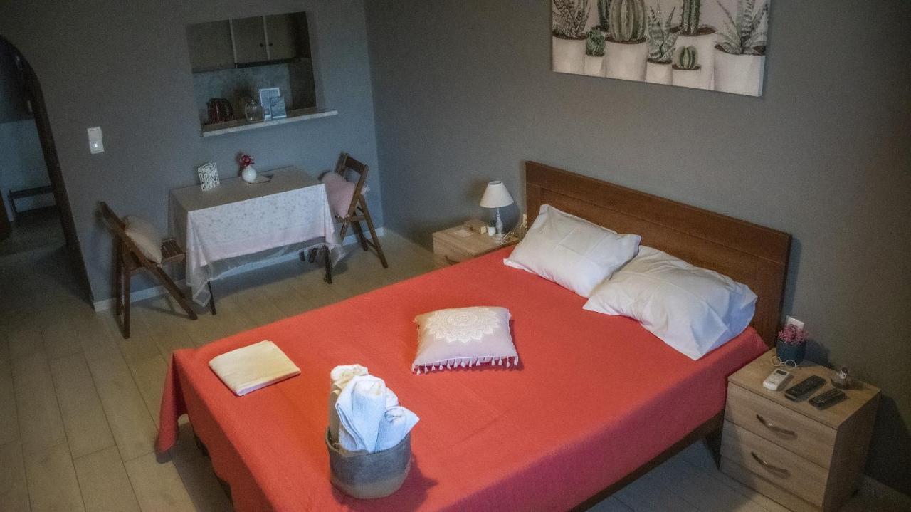 מיתיקאס Rose Garden Apartments מראה חיצוני תמונה