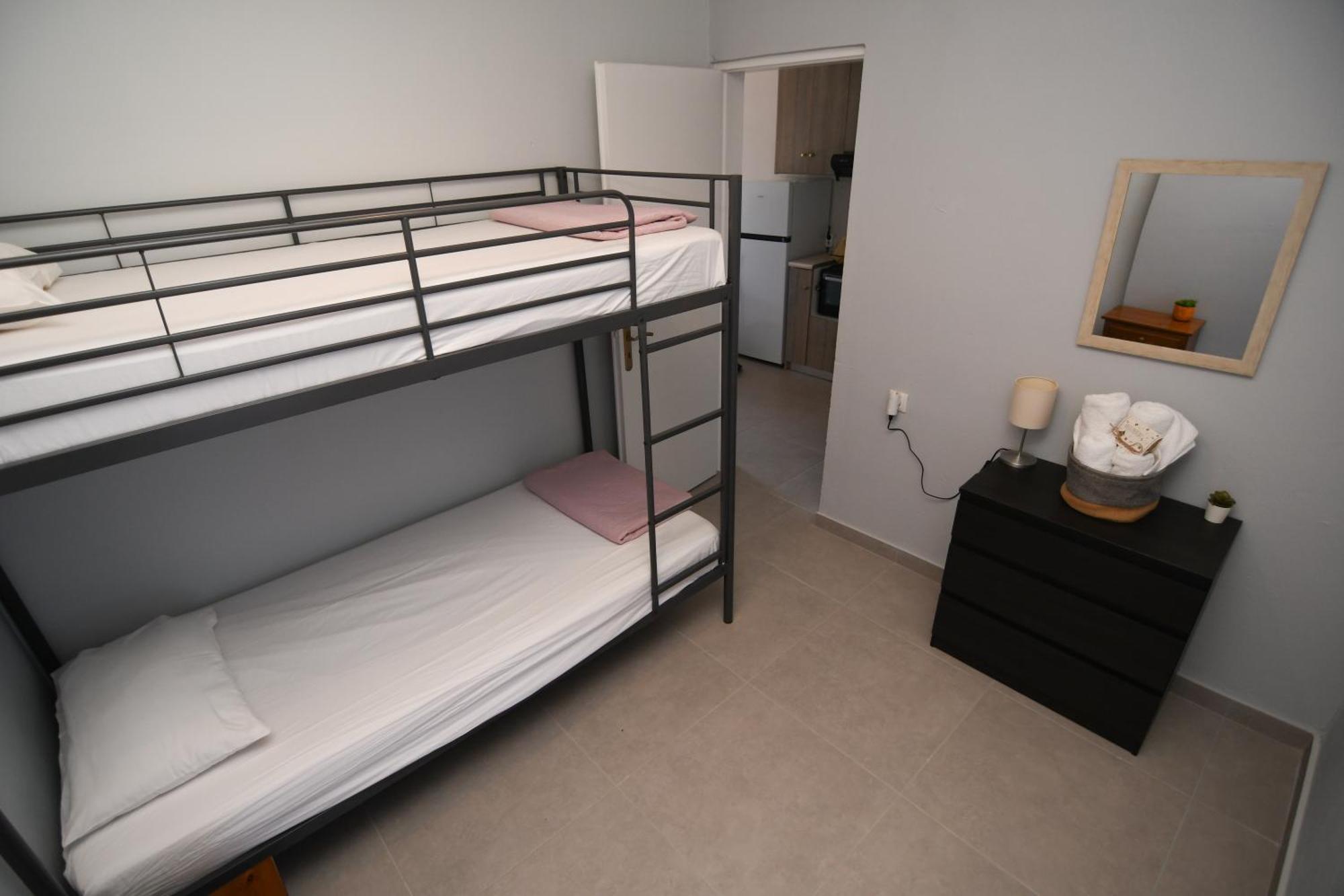 מיתיקאס Rose Garden Apartments מראה חיצוני תמונה