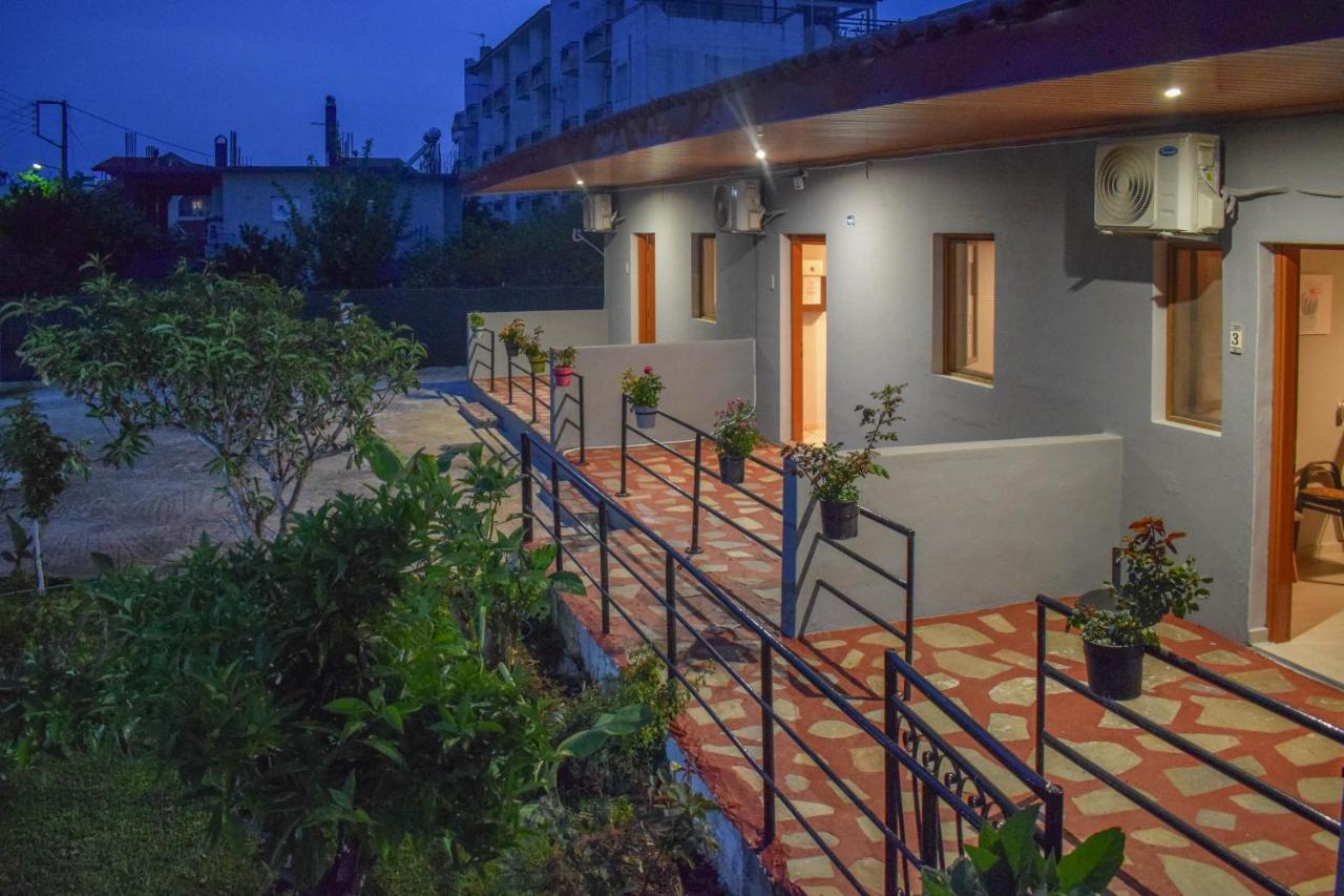 מיתיקאס Rose Garden Apartments מראה חיצוני תמונה